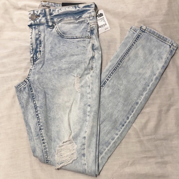 Distressed Boyfriend Jeans - Picture 2 of 5